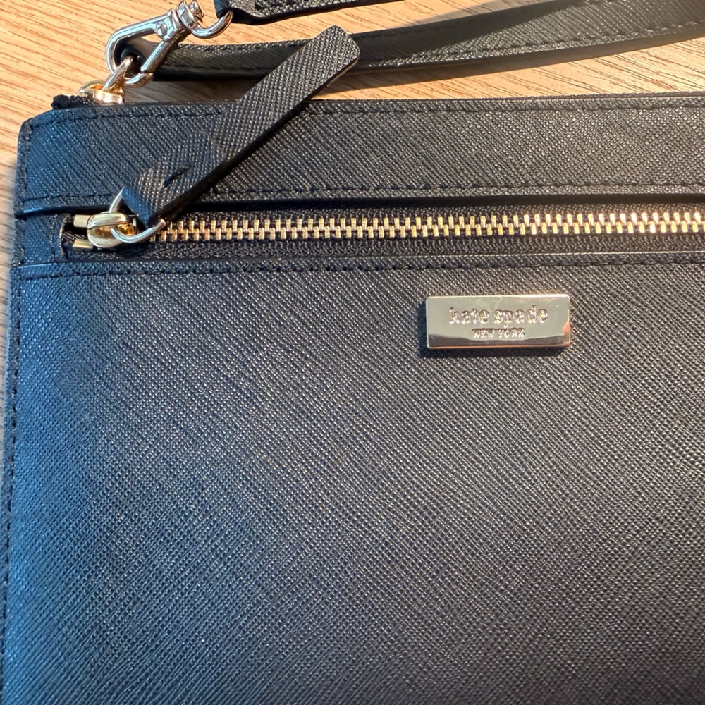 Kate Spade Tinie Laurel Way Black Leather Wristlet Wallet WLRU2677 - Picture 3 of 7